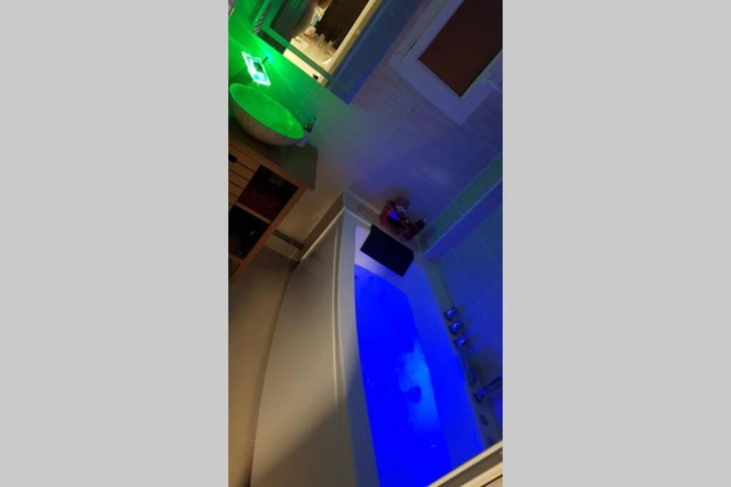 Appartement Front Vieux Port Tout Option Jacuzzi Marseille Kültér fotó